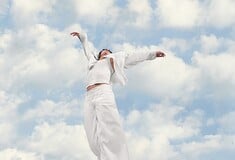 CLOUD WHITE PANTONE ΧΡΩΜΑ ΤΗΣ ΧΡΟΝΙΑΣ