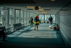 ΗΠΑ: Ταξιδιώτες διαμαρτηρήθηκαν σε οδηγία της κυβέρνησης φορώντας πιτζάμες