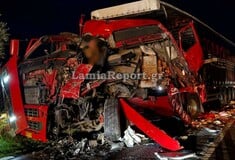 Νταλίκες συγκρούστηκαν μετωπικά έξω από την Αμφίκλεια - Ενεπλάκη και ένα αυτοκίνητο 