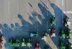 ΑΓΡΟΤΕΣ ΜΠΛΟΚΑ ΔΙΑΜΑΡΤΥΡΙΑ ΤΡΑΚΤΕΡ