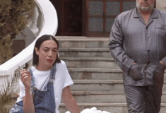 Μια Έντα με άσφαιρο πιστόλι