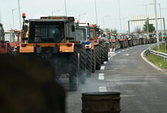 Αγρότες: «Όχι» στο κάλεσμα Μητσοτάκη - Αποφασισμένοι να περάσουν τις γιορτές στα μπλόκα