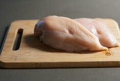 Εργαστηριακό «κρέας» από μύκητα θα μπορούσε να αντικαταστήσει το κοτόπουλο