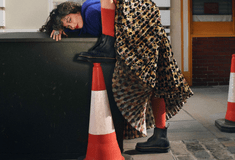 Η τέχνη της άνεσης: Η Dr. Martens επανασυστήνει τη Zebzag Sole μέσα από μια νέα σιλουέτα