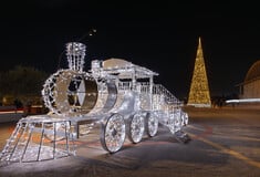 Χριστουγεννιάτικη λάμψη στο The Ellinikon Experience Park