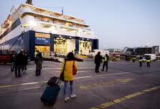 Χριστούγεννα 2025: Εκπτώσεις σε ακτοπλοϊκά και αεροπορικά εισιτήρια για τους αναπληρωτές εκπαιδευτικούς