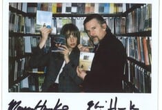 Maya & Ethan στην ντουλάπα του 