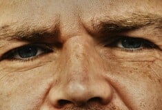 Ο Christopher Anderson «αποδομεί» με τον φακό του την αψεγάδιαστη εικόνα των ανθρώπων του Τραμπ