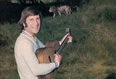 Γιώργος Κοινούσης: 50 χρόνια από το «Αστεία και Σοβαρά», τον δίσκο με τα καλύτερα τραγούδια του 