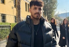 Γιώργος Μαζωνάκης: Απολύθηκε από το κέντρο που εμφανιζόταν ο 21χρονος που τον κατήγγειλε