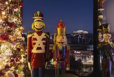 ΕΠΕΞ Ένα σπίτι που ζει για τα Χριστούγεννα/ Ένα σπίτι στο Γκάζι που θυμίζει το Harrods