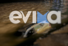 Εύβοια: Αυτοκίνητο με τρεις επιβαίνοντες έπεσε στη θάλασσα