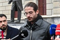 Άρης Μουγκοπέτρος: «Του ζητούσε 700 ευρώ τον μήνα για να βλέπει τα παιδιά» λέει συγγενής του