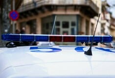 ΤΡΑΠΕΡ ΓΛΥΦΑΔΑ ΚΛΕΜΜΕΝΟ ΑΥΤΟΚΙΝΗΤΟ