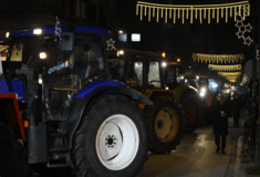 Αγρότες: Τα τρακτέρ κατέκλυσαν το κέντρο της Λάρισας 