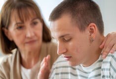 ΒΙΑ ΑΝΗΛΙΚΩΝ ΕΝΔΟΟΙΚΟΓΕΝΕΙΑΚΗ ΒΙΑ ΛΟΝΔΙΝΟ