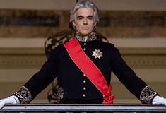 «Σκηνοθετικά πρόχειρη, δραματουργικά παιδαριώδης, ρητορικά καφενειακή»: Μια κριτική για τον «Καποδίστρια» που λογοκρίθηκε - Μικροπράγματα