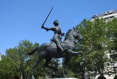 ΠΑΡΙΣΙ ΑΓΑΛΜΑ ΙΩΑΝΝΑ ΤΗΣ ΛΩΡΑΙΝΗΣ