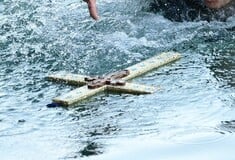 Θεοφάνια ή Θεοφάνεια; - Τι απαντά ο Γεώργιος Μπαμπινιώτης