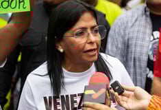 Βενεζουέλα: H υπηρεσιακή πρόεδρος δηλώνει έτοιμη να «συνεργαστεί» με ΗΠΑ μετά τις προειδοποιήσεις για νέες επιθέσεις