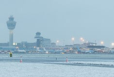 Άμστερνταμ: Το αεροδρόμιο ακύρωσε τουλάχιστον 700 πτήσεις λόγω σφοδρής χιονόπτωσης