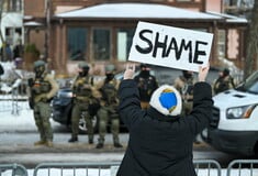 Μινεάπολη: Τι πρέπει να γνωρίζετε για τον θανάσιμο πυροβολισμό μίας γυναίκας από έναν αξιωματικό της ICE