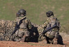 ΕΝΟΠΛΕΣ ΔΥΝΑΜΕΙΣ ΣΤΡΑΤΟΣ ΘΗΤΕΙΑ ΓΥΝΑΙΚΕΣ ΑΝΑΒΟΛΗ