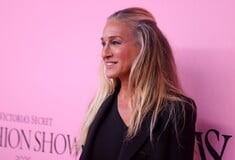 ΣΑΡΑ ΤΖΕΣΙΚΑ ΠΑΡΚΕΡ ΧΡΥΣΕΣ ΣΦΑΙΡΕΣ