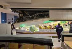 Θεσσαλονίκη: «Ήταν αιμόφυρτη, ο κόσμος έτρεχε πανικόβλητος» - Η στιγμή που έπεσε η οροφή στο εμπορικό κέντρο