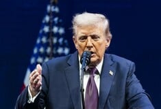 ΤΡΑΜΠ ΜΕΣΑΙΟ ΔΑΧΤΥΛΟ ΕΡΓΟΣΤΑΣΙΟ ΕΡΓΑΖΟΜΕΝΟΣ