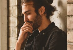 Δημήτρης Μεσημέρης: ο Κύπριος τραγουδοποιός και ο δίσκος του «Τικ Τακ»