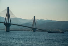 Πάτρα: Έκτακτες κυκλοφοριακές ρυθμίσεις στην γέφυρα Ρίου– Αντιρρίου λόγω των ισχυρών ανέμων 