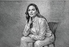  Η φωτογραφική διάταξη, η Ολγα Κεφαλογιάννη και αντιπολίτευση