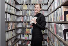 Η Renate Reinsve στη ντουλάπα της Criterion