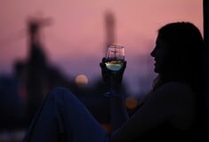 ΚΡΑΣΙ ΜΟΝΑΞΙΑ GEN Z