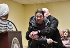 Μινεσότα: «Δεν αφήνω τους νταήδες να νικούν» - Βουλευτής δέχτηκε επίθεση με σύριγγα που περιείχε άγνωστο υγρό