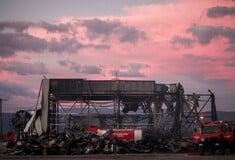 Έκρηξη στη Βιολάντα: Ποιοι είναι οι τρεις συλληφθέντες και ποιες οι κατηγορίες που αντιμετωπίζουν