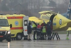 Τροχαίο στη Ρουμανία: Έφτασε στη Θεσσαλονίκη η ειδική πτήση με τους δύο τραυματίες οπαδούς του ΠΑΟΚ