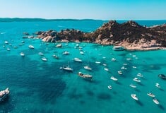 ΧΩΡΕΣ ΠΛΗΡΩΝΟΥΝ ΜΕΤΑΚΟΜΙΣΗ 