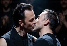 Το AI φιλί του Δημήτρη Παπαϊωάννου και του Θεόδωρου Κουρεντζή που έκανε την ομοφοβική Ελλάδα να αποκαλυφθεί