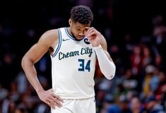 ΓΙΑΝΝΗΣ ΑΝΤΕΤΟΚΟΥΝΜΠΟ NBA ΜΙΛΓΟΥΟΚΙ ΜΠΑΚΣ