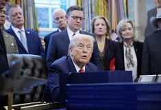 ΤΡΑΜΠ ΕΠΙΘΕΣΗ ΔΗΜΟΣΙΟΓΡΑΦΟΣ ΛΕΥΚΟΣ ΟΙΚΟΣ