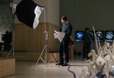 33’ με τον Άνταμ Κρίστιαν Κλαρκ στα γυρίσματα της ταινίας του «Bells»