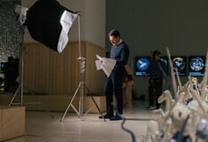 33’ με τον Άνταμ Κρίστιαν Κλαρκ στα γυρίσματα της ταινίας του «Bells»