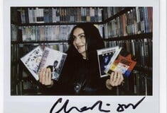 Η Charli XCX στην ντουλάπα της Criterion