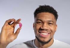 ΓΙΑΝΝΗΣ ΑΝΤΕΤΟΚΟΥΝΜΠΟ ΖΕΛΕΔΑΚΙΑ ΓΛΥΚΑ