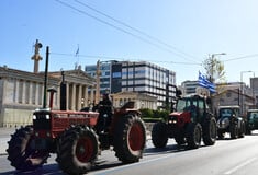 Αγρότες: Οργανωμένη αποχώρηση το μεσημέρι από την πλατεία Συντάγματος