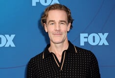 Τζέιμς Βαν Ντερ Μπικ: Η σκληρή μάχη με τα ιατρικά έξοδα – Έβγαλε σε δημοπρασία προσωπικά του αντικείμενα