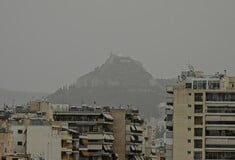 Σε «πορτοκαλί» κλοιό η Αθήνα - Μεγάλες συγκεντρώσεις αφρικανικής σκόνης στην ατμόσφαιρα