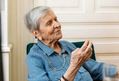 ΕΛΕΝΗ ΓΛΥΚΑΤΖΗ ΑΡΒΕΛΕΡ ΘΑΝΑΤΟΣ